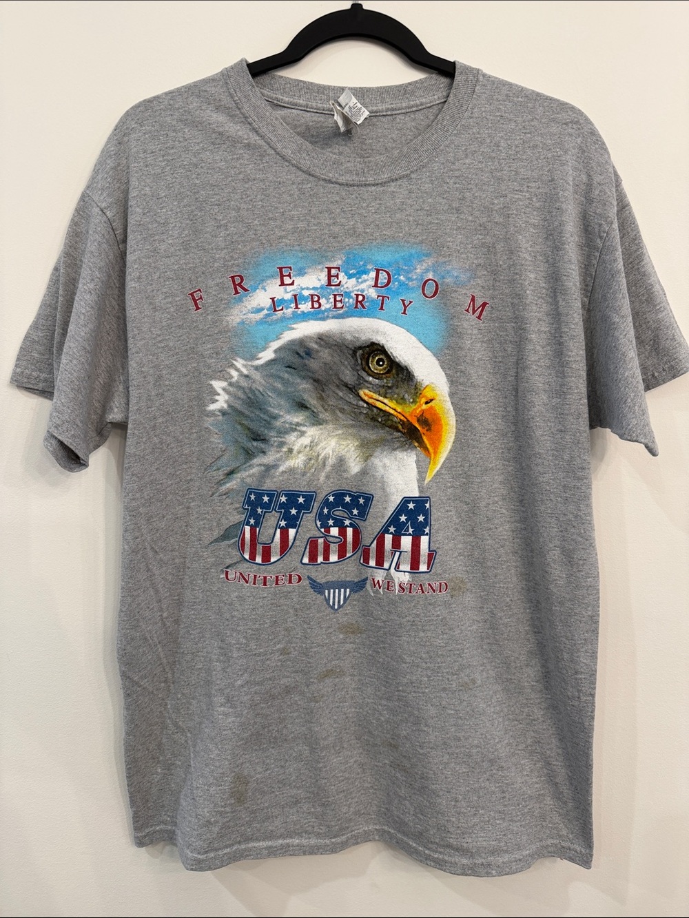 Gildan Gray Eagle USA Graphic Tee - Red Blue Yellow Accents 🦅